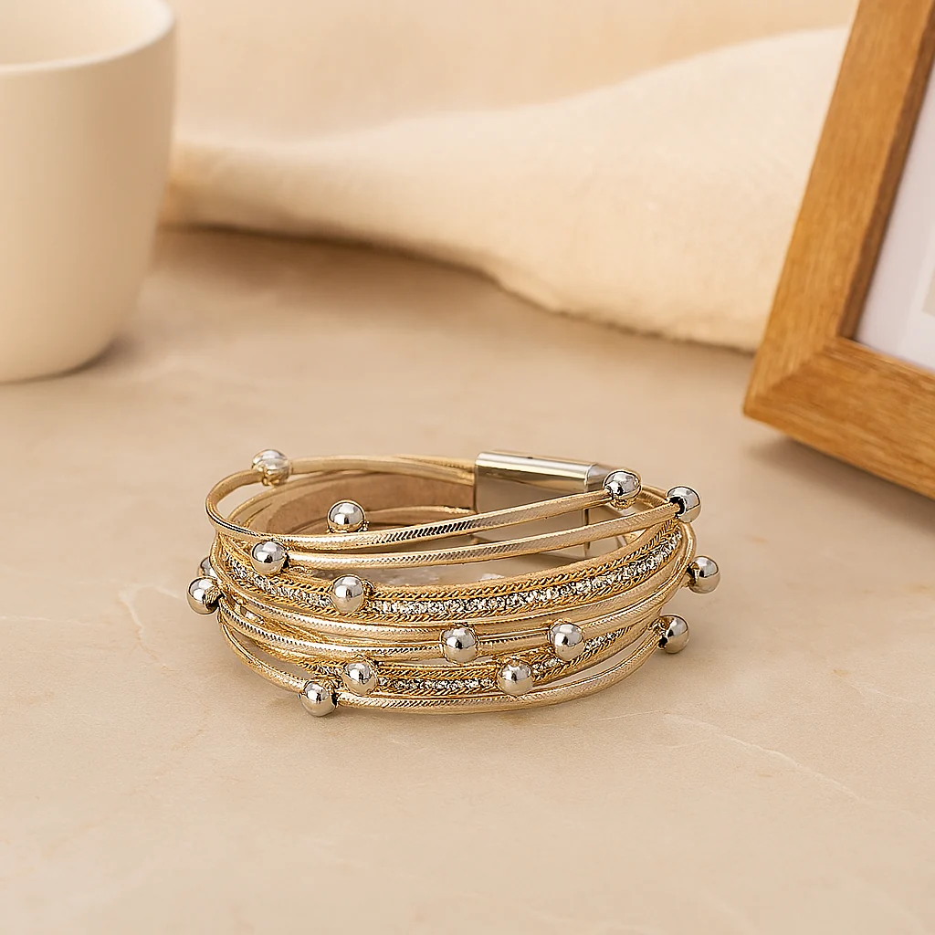 Mehrlagiges Lederarmband für Damen – Roségold mit Perlen und Kristall-Akzenten - Image 2