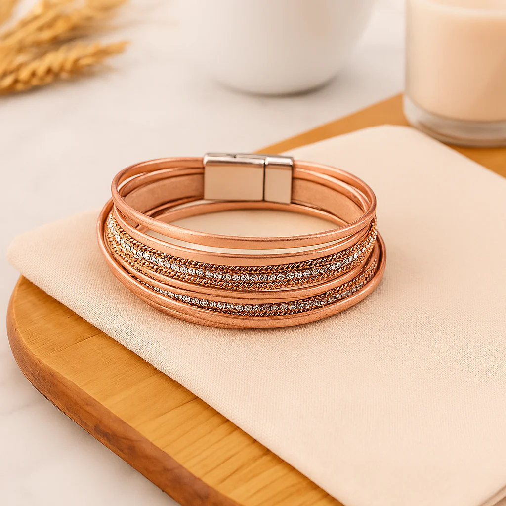 Mehrlagiges Lederarmband für Damen – Roségold mit Perlen und Kristall-Akzenten - Image 6
