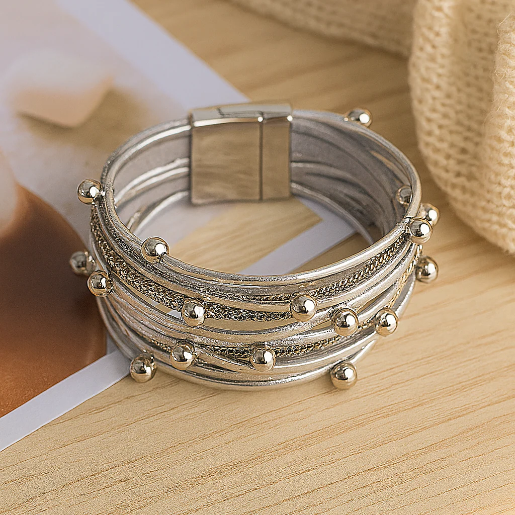Mehrlagiges Lederarmband für Damen – Roségold mit Perlen und Kristall-Akzenten - Image 9