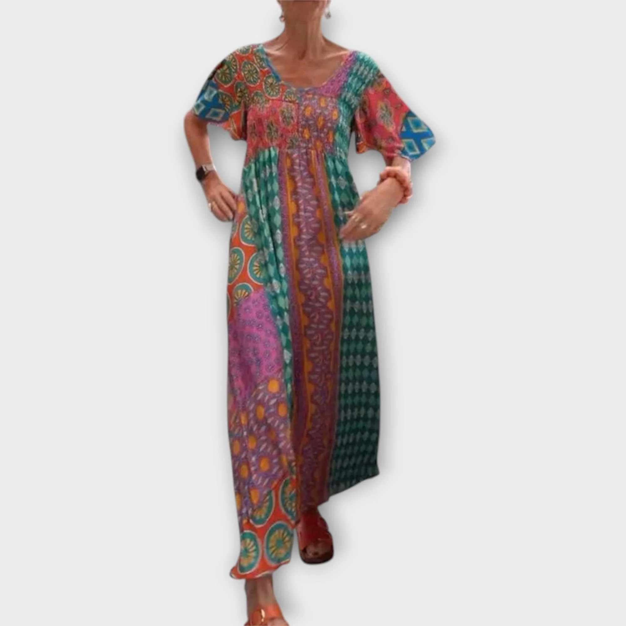 Melania - Lebhaftes Boho-Kleid im trendigen Stil
