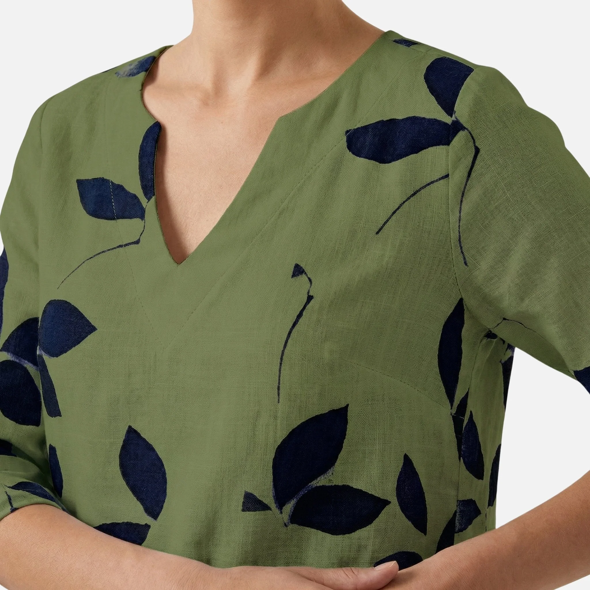 Ingeborg | Damen Midikleid V-Ausschnitt 3/4-Ärmel Blättermuster – Blätter Midi Kleid - Image 5