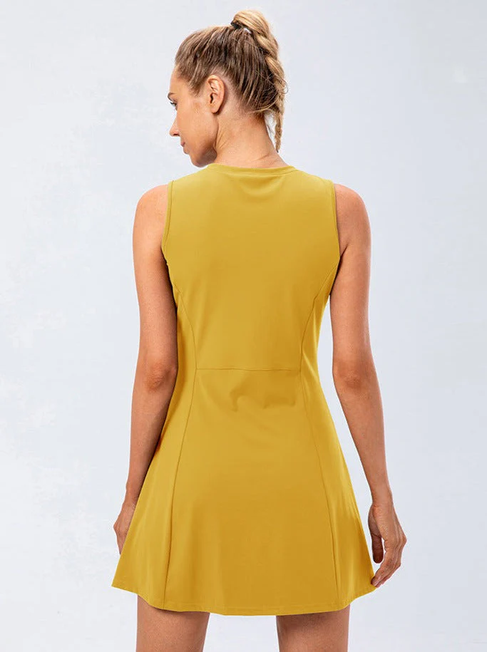 Mila | Ärmelloses gelbes A-Linien-Tenniskleid mit sportlich-schickem Vibe - Image 2