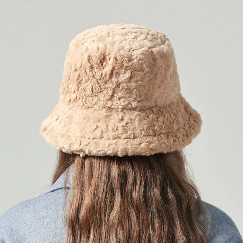 Mila – Flauschiger Winter-Bucket Hat für Damen - Image 6