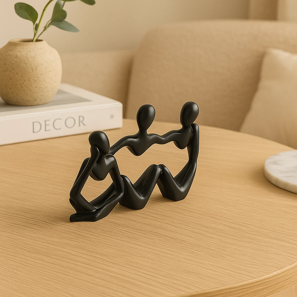MindMuse – Goldene abstrakte Denkerstatuen in einzigartigen künstlerischen Positionen - Image 5
