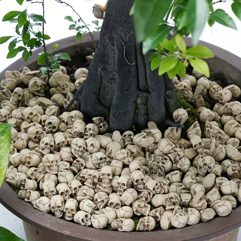 Mini-Skulpturen-Set – 30/50/100 Figuren für Halloween und Gartendekoration - Image 3