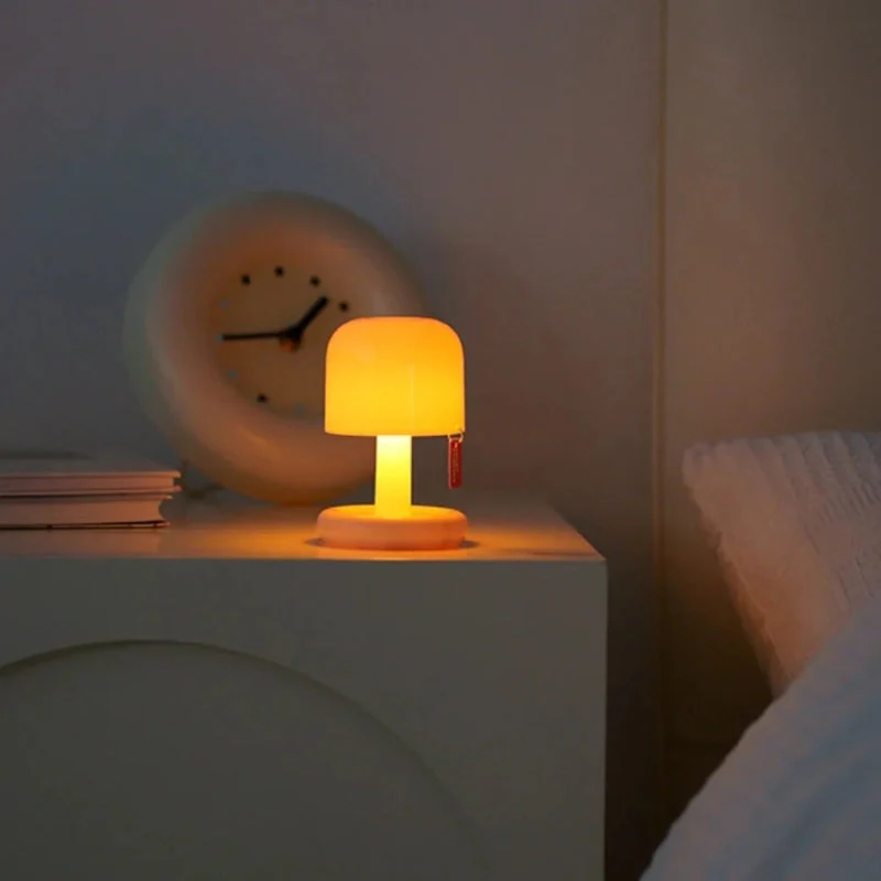 Mini Tischlampe mit USB-Ladestation – Tragbare Tischleuchte für romantisches Ambiente und entspannende Atmosphäre - Image 5