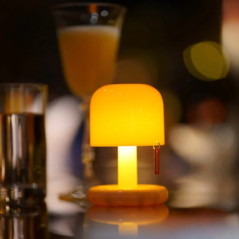 Mini Tischlampe mit USB-Ladestation – Tragbare Tischleuchte für romantisches Ambiente und entspannende Atmosphäre - Image 8