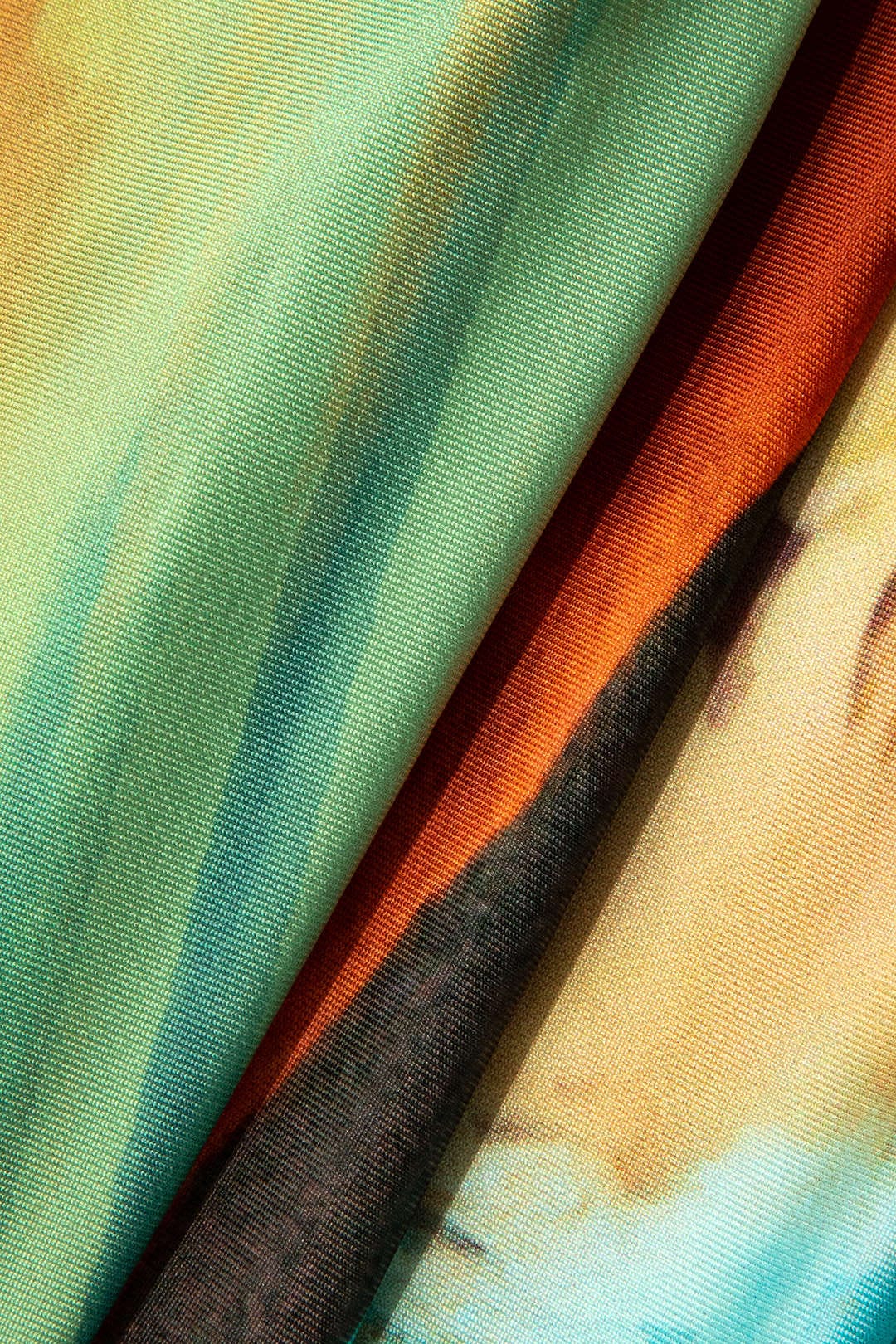 Mira | Asymmetrischer Seitenschlitz Neckholder-Minikleid mit Kunstdruck - Image 5