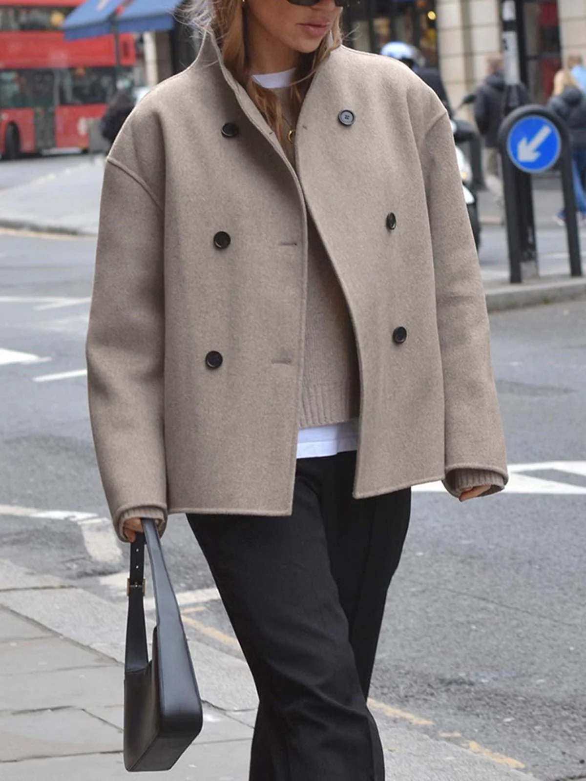 Mirea | Figurbetonte Übergangsjacke für Damen mit elegantem Schnitt - Image 3