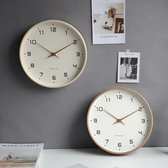 Moderne Holzwanduhr aus Massivholz in Braun und Creme – Große Wanduhren 25x25 cm und 30x30 cm für jedes Zuhause - Image 3