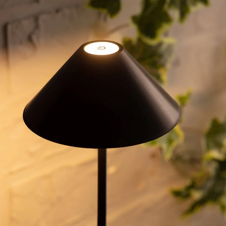 Moderne LED-Tischlampe – Stilvolles, kabelloses Design für Zuhause und Gastronomie - Image 4