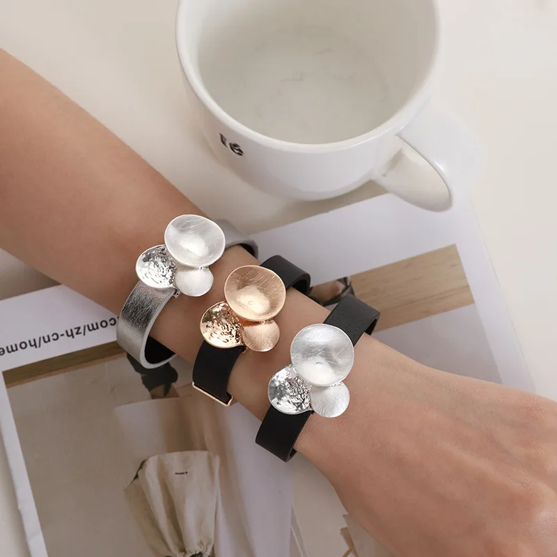 Modisches Damen Lederarmband Retro Magnetverschluss - Image 3