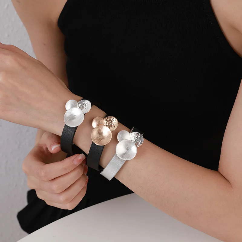 Modisches Damen Lederarmband Retro Magnetverschluss - Image 4