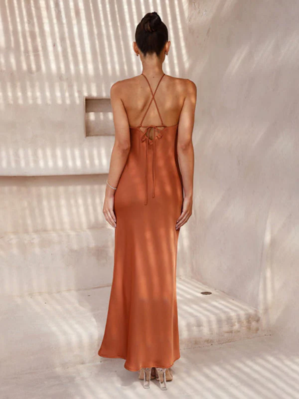 Nadia | Rückenfreies Maxikleid mit Halterung - Image 3