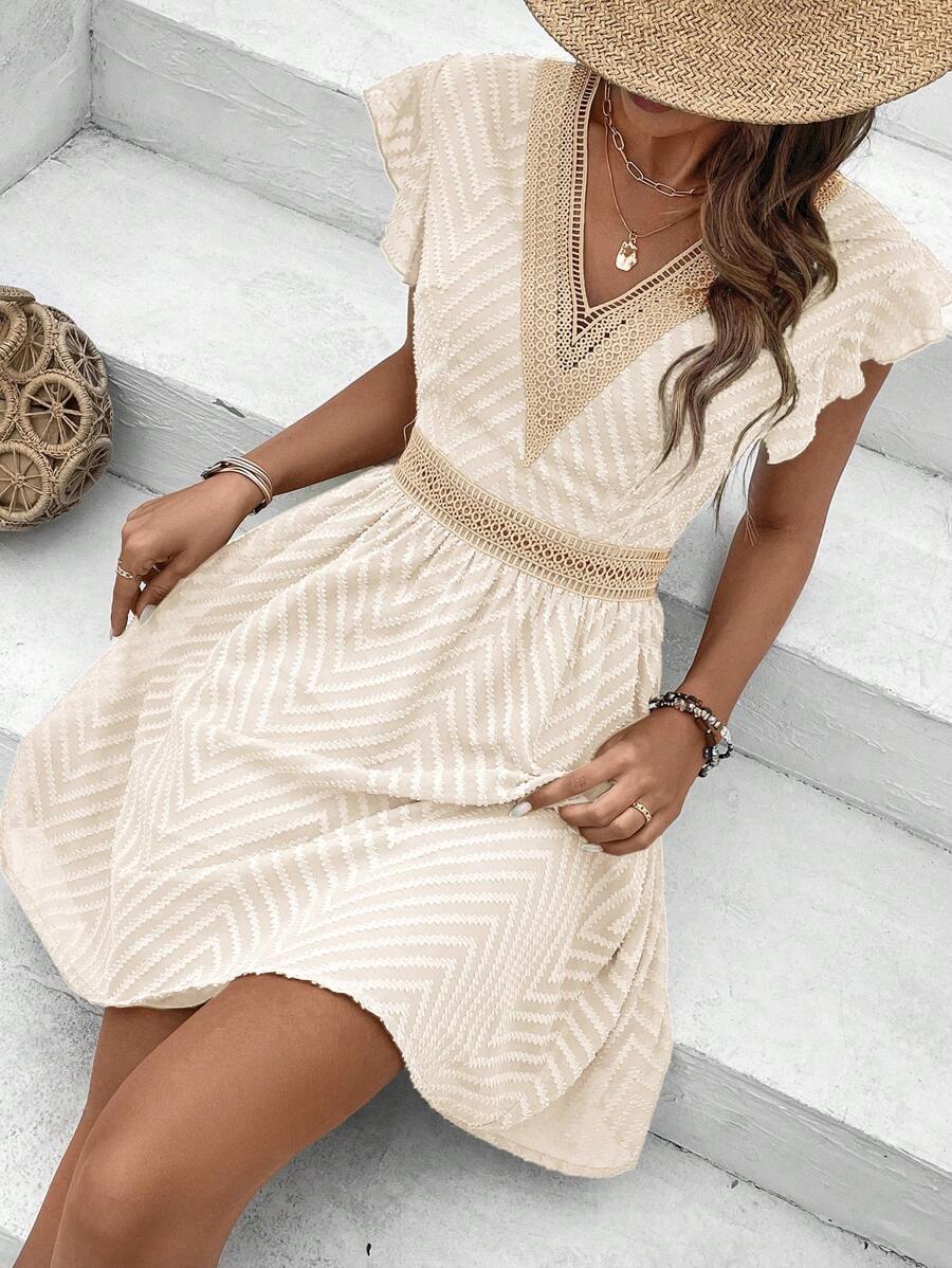 Nadine – Kleid Mit Spitzen-Patchwork Farbblock Und Rüschen - Image 3