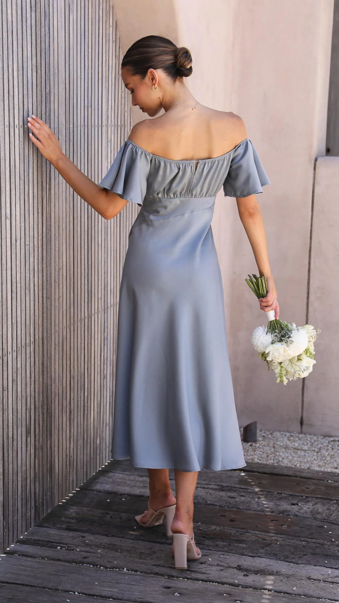 Nalani - Schulterfreies Maxikleid mit Schmetterlingsärmeln - Image 15