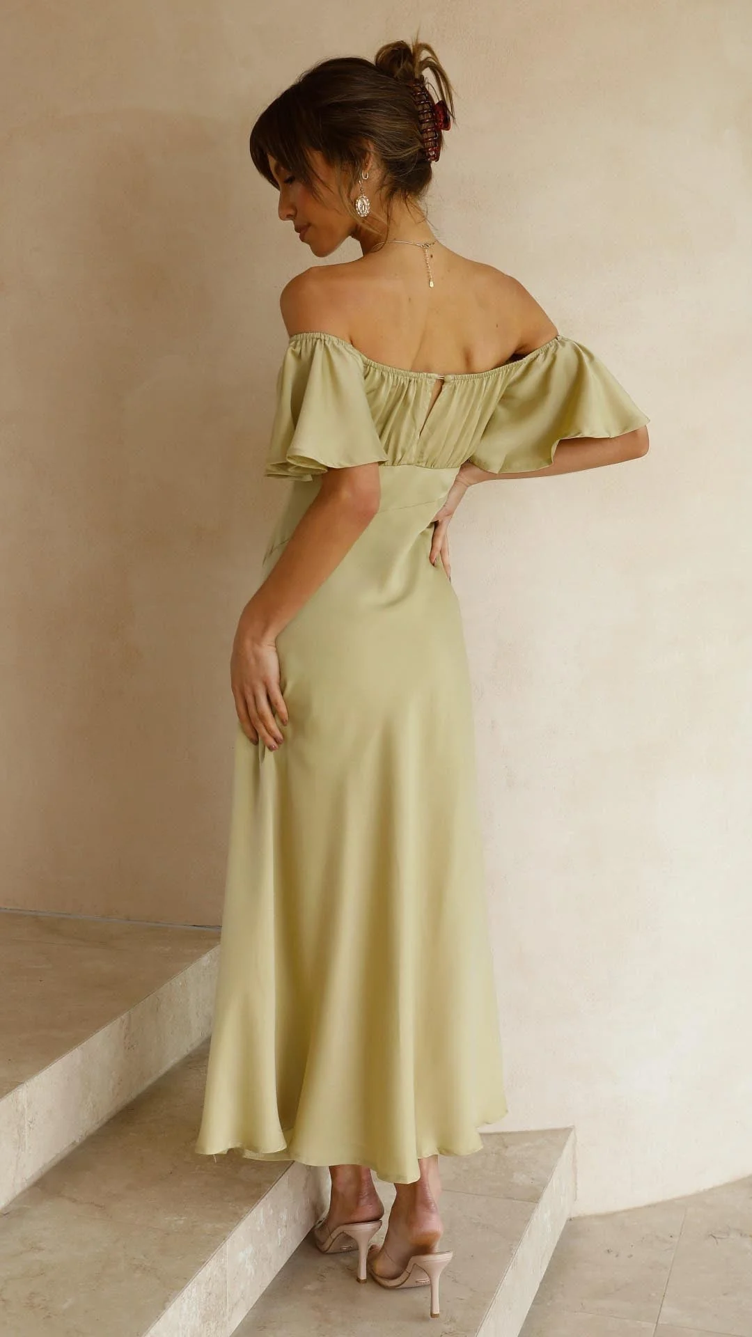 Nalani - Schulterfreies Maxikleid mit Schmetterlingsärmeln - Image 3