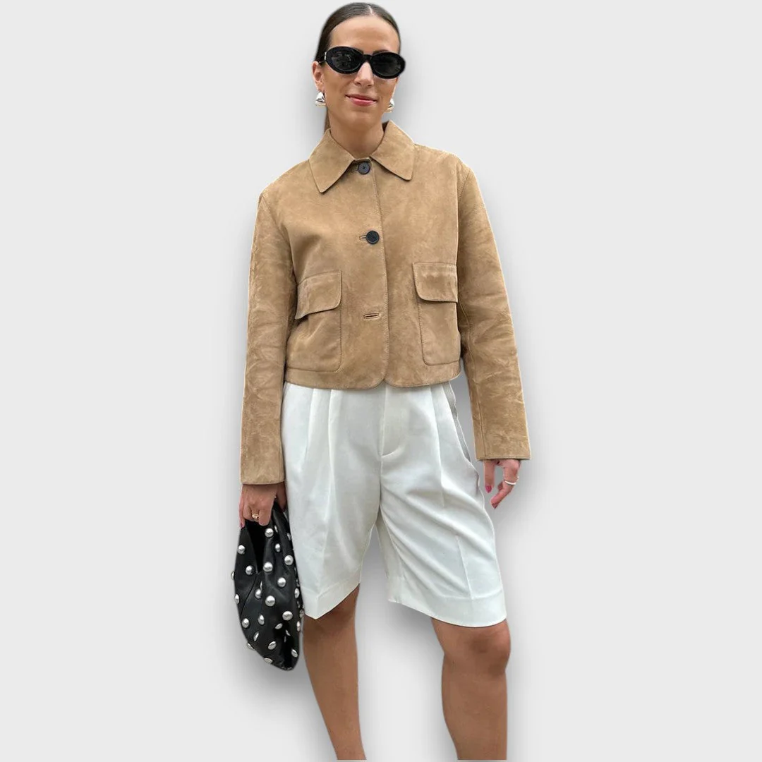 Naomi – Elegante Wildlederjacke mit klassischem Schnitt - Image 2