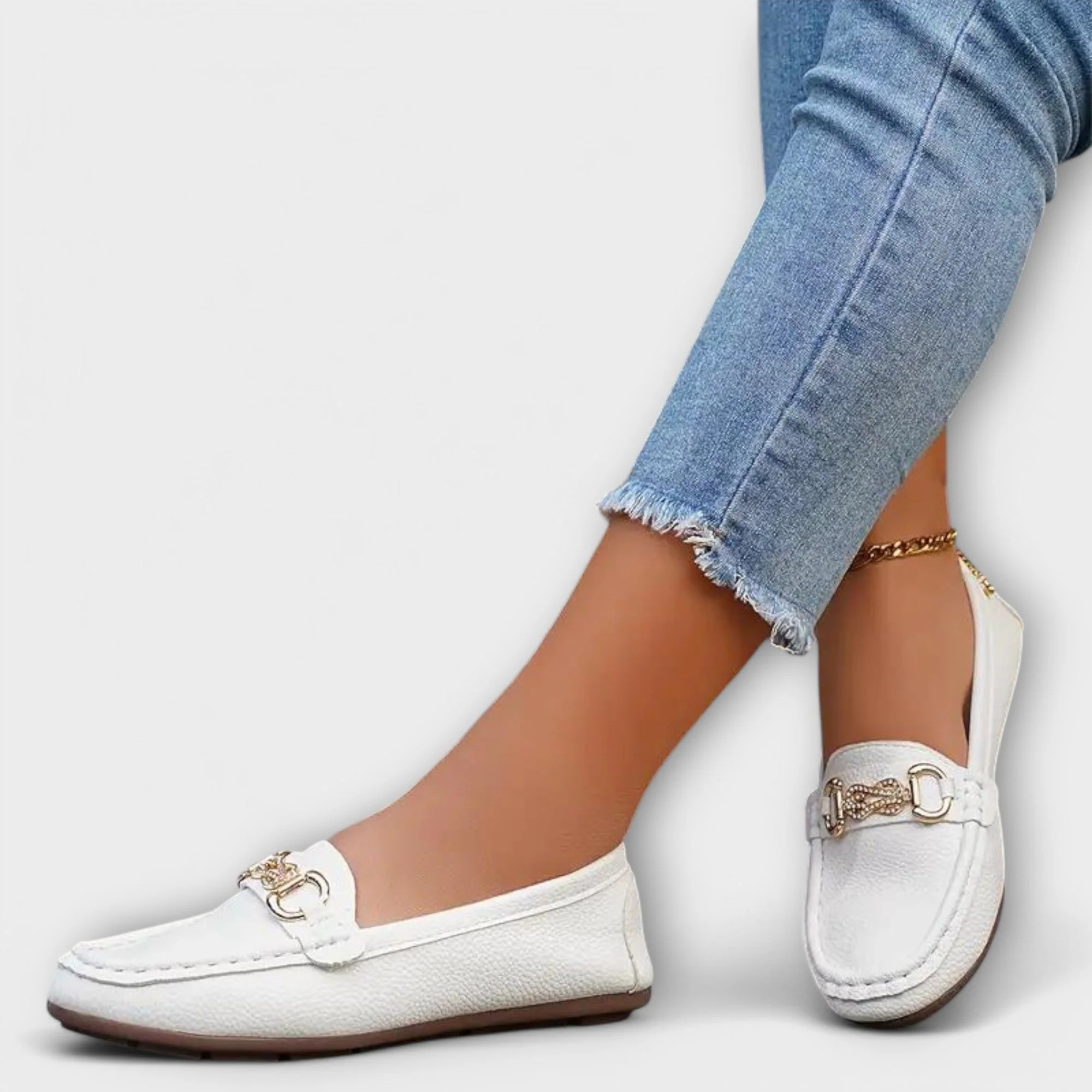 Nevena – Elegante Slip-On Mokassins mit Goldakzent - Image 3