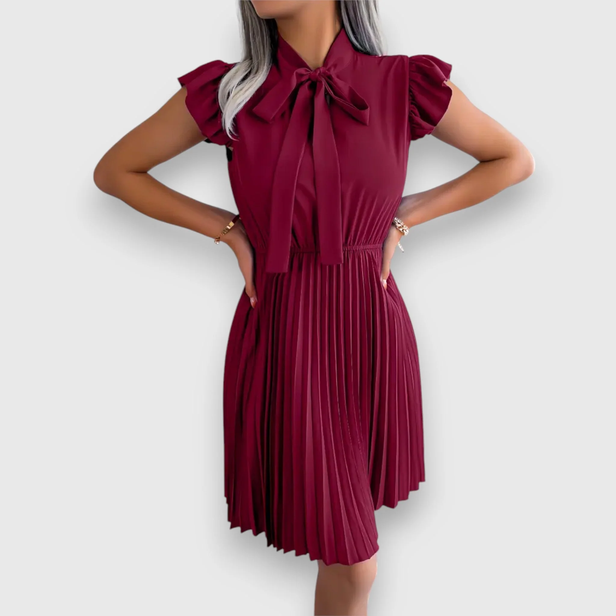 Nivara – Plissiertes Kleid mit femininer Note - Image 2