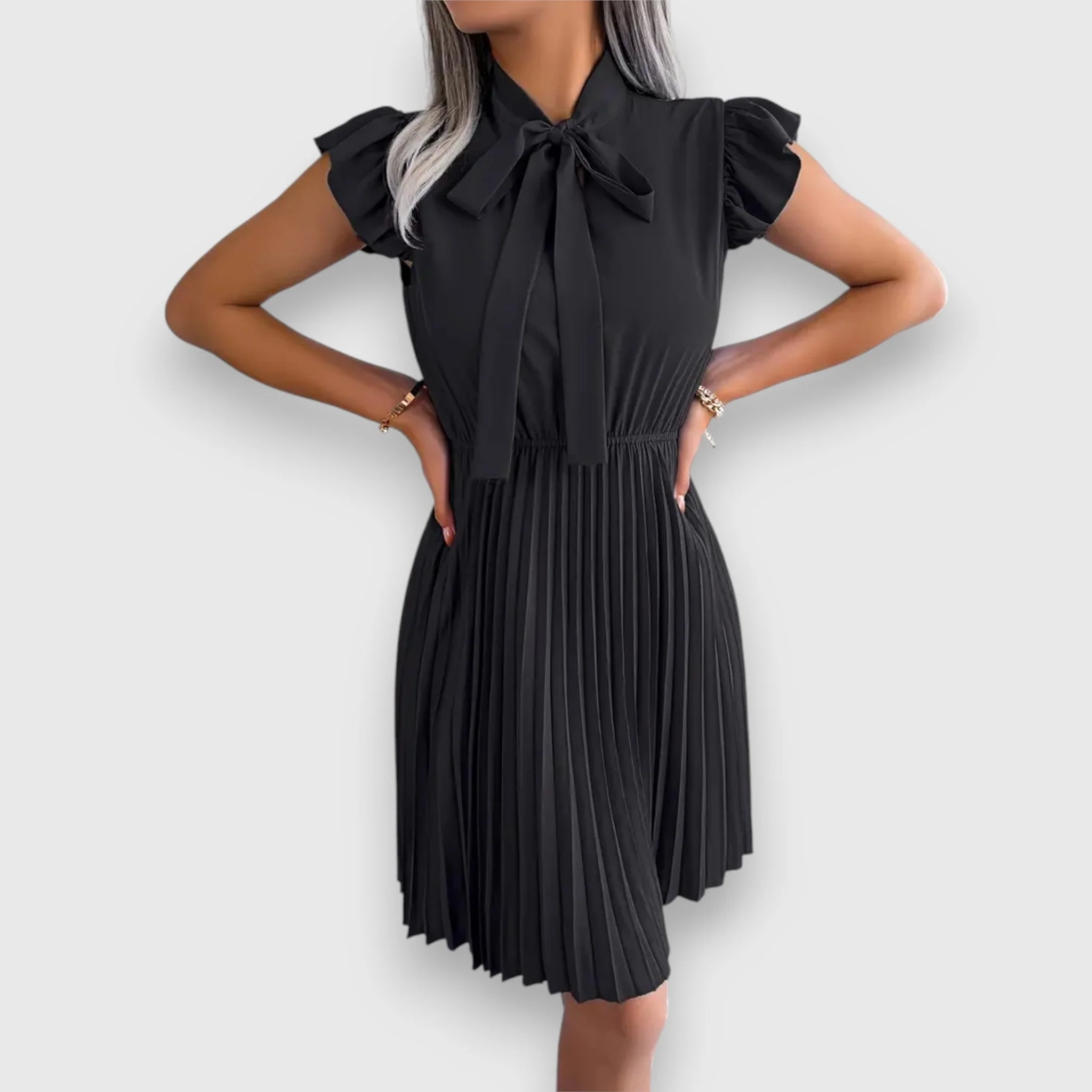 Nivara – Plissiertes Kleid mit femininer Note - Image 9