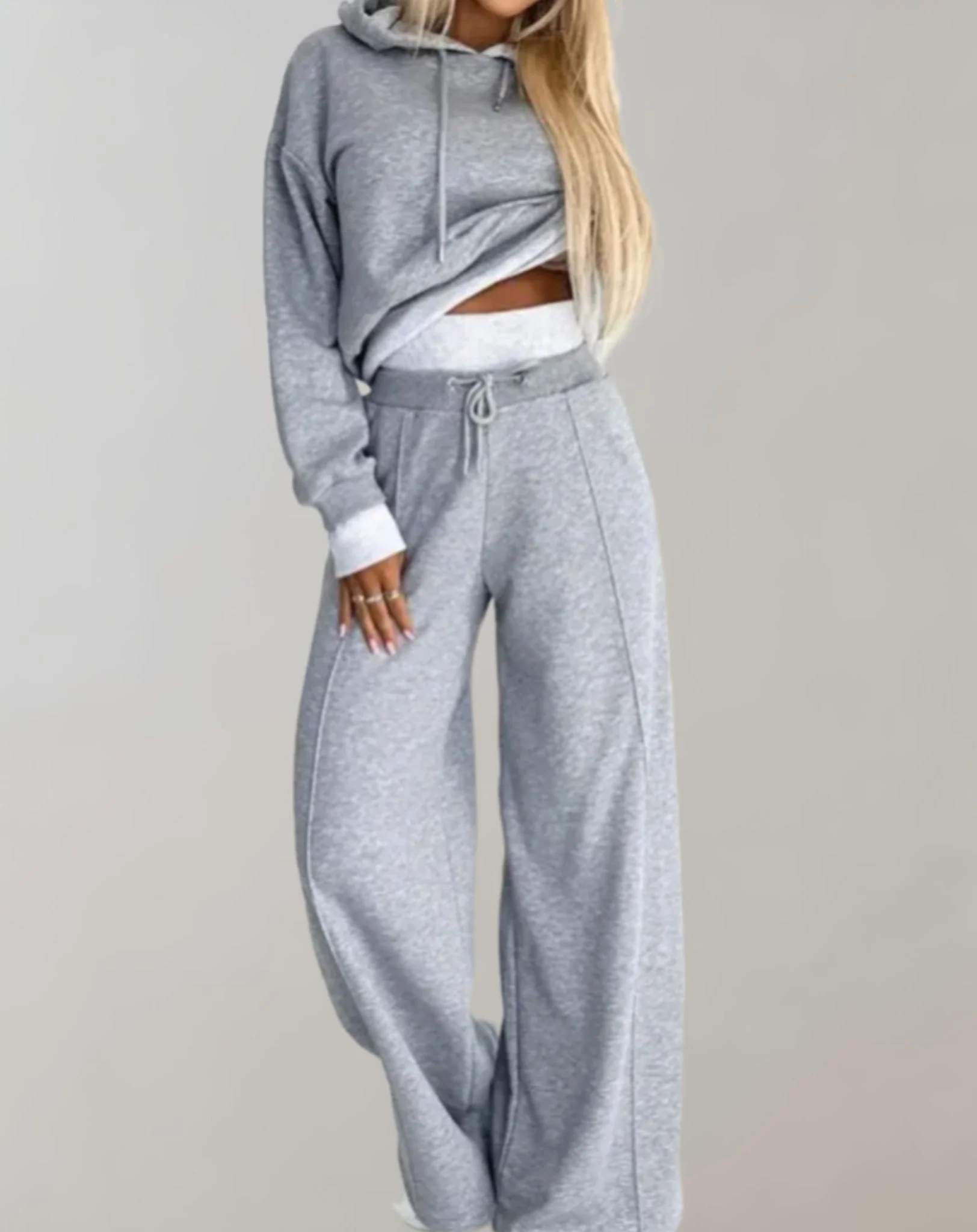Noa – Lässiges zweiteiliges Damen Lounge-Set mit Hoodie - Image 3