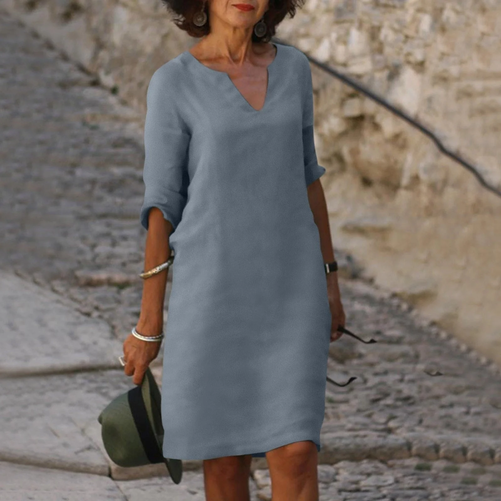 Noella- Rotes Sommerkleid mit V-Ausschnitt und Dreiviertelärmeln - Image 3