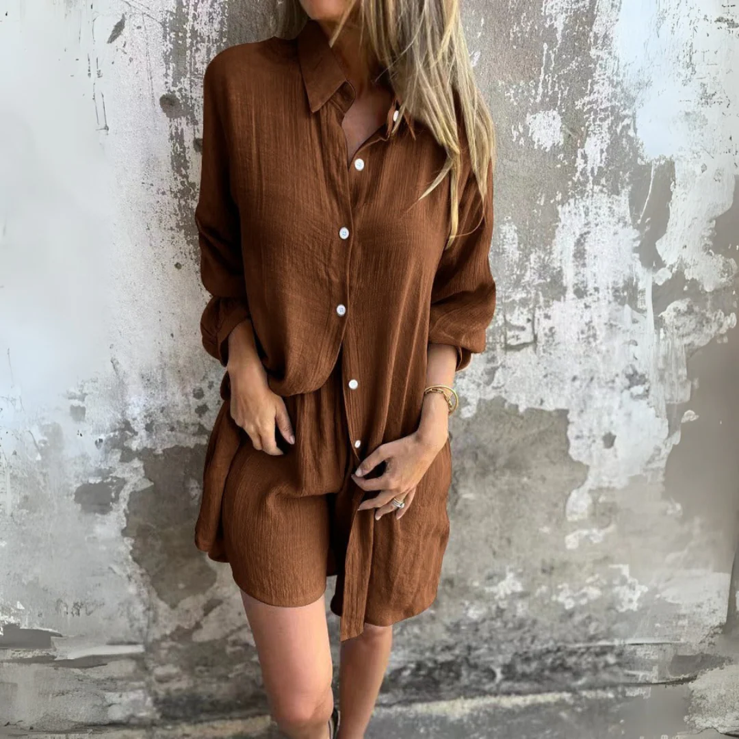 Nora | Lässiges Set aus schlichter Bluse und Shorts - Image 5