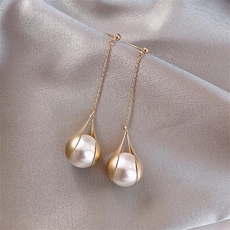 Ohrringe mit Perlen in Gold - Image 2