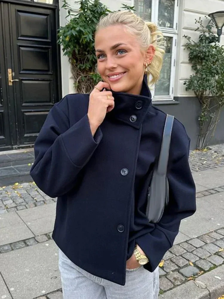 Olga | Kurze Damenjacke mit Stehkragen - Image 13