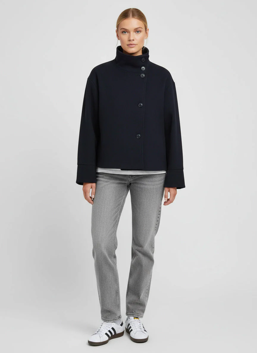 Olga | Kurze Damenjacke mit Stehkragen - Image 8