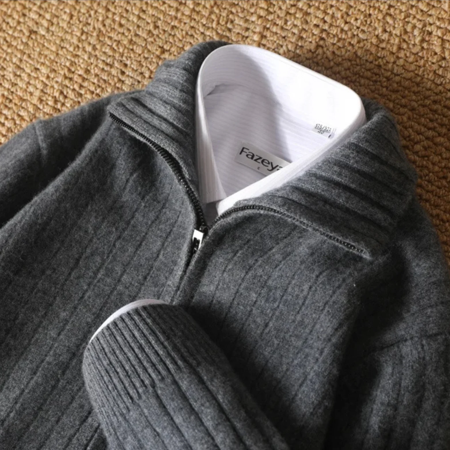 Oliver – Eleganter Strick-Zip-Pullover für Herren im modernen Winter-Look - Image 6