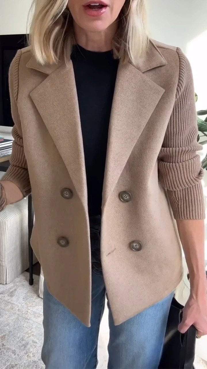 Olivia – Doppelreihiger Strickblazer - Image 3