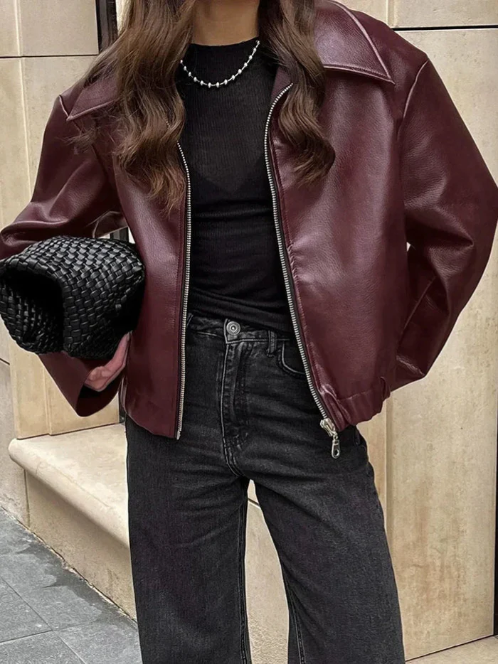 Olivia – Moderne Damen Kurzjacke aus Glattleder-Optik mit Reißverschluss - Image 5
