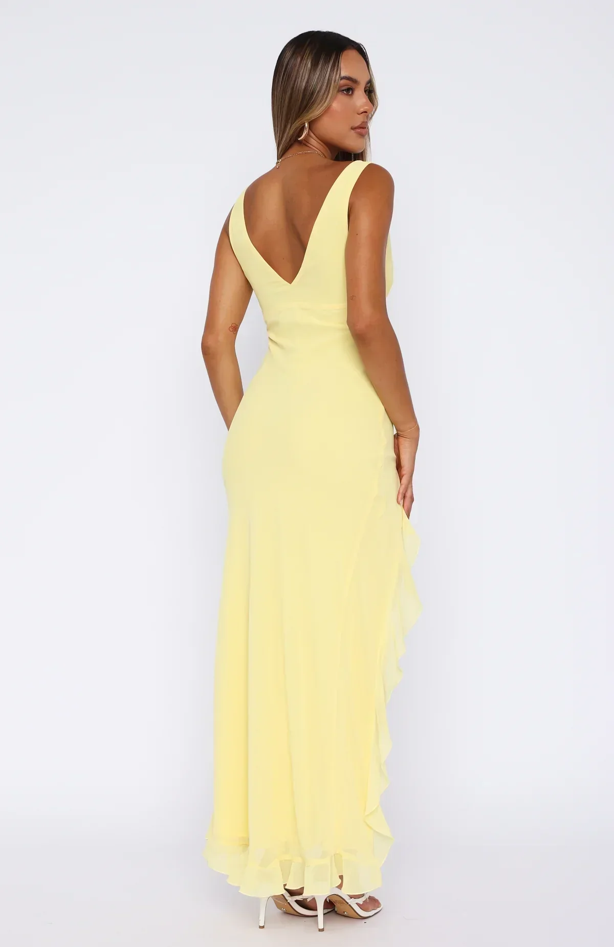 Olyne | Langes Kleid mit V-Ausschnitt - Image 4