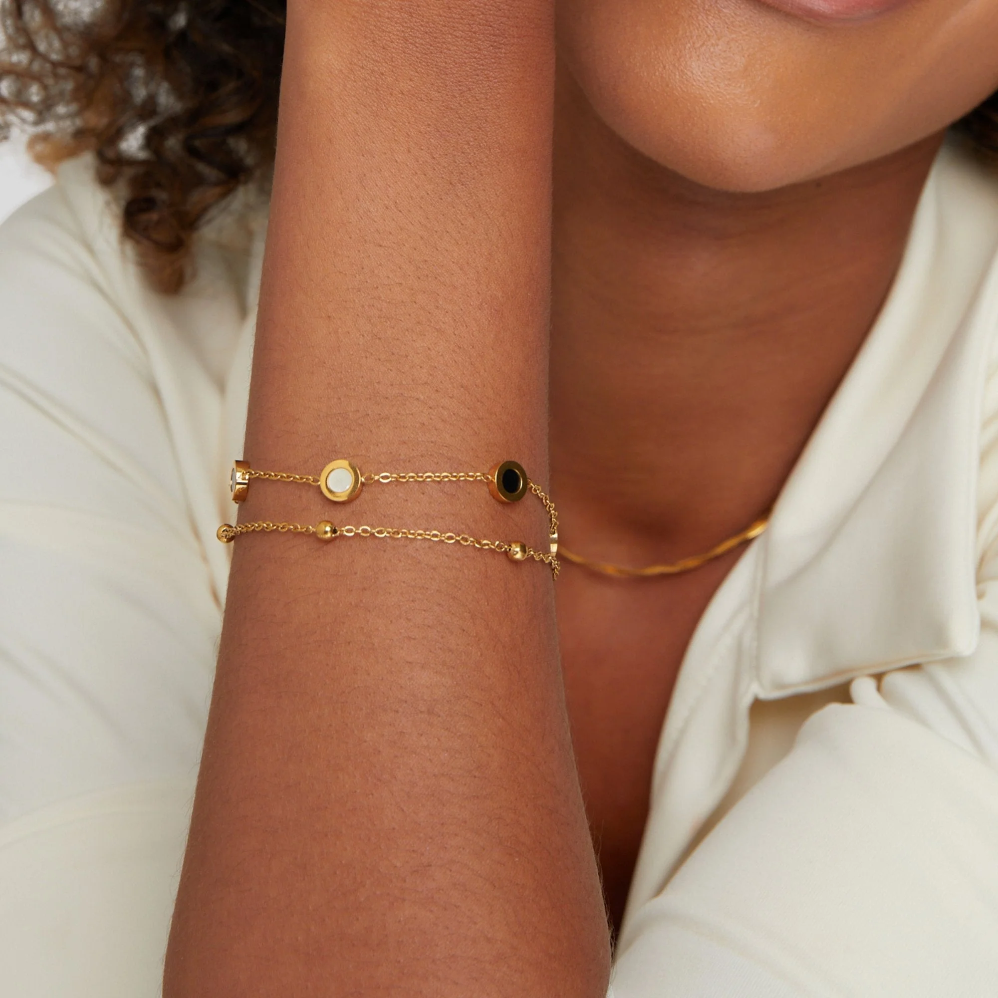 Onyx- und Weißsteinarmband - Image 4