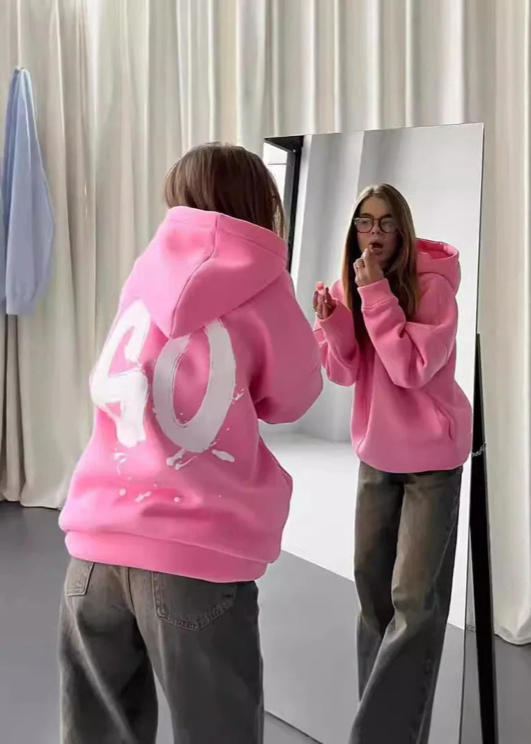Oversized Hoodie mit abstraktem Rückendruck – Urban, Cozy & Ausdrucksstark - Image 10