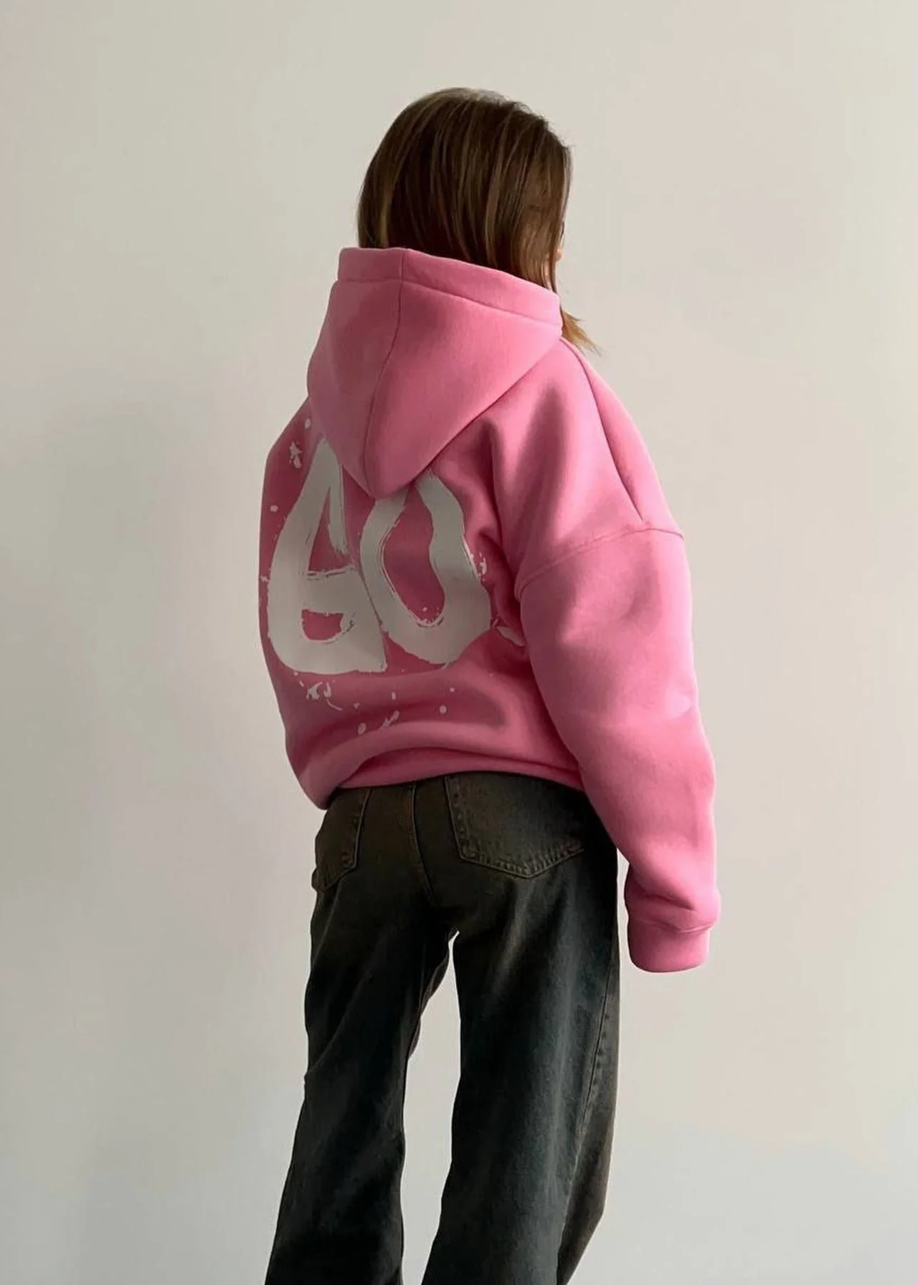 Oversized Hoodie mit abstraktem Rückendruck – Urban, Cozy & Ausdrucksstark - Image 8