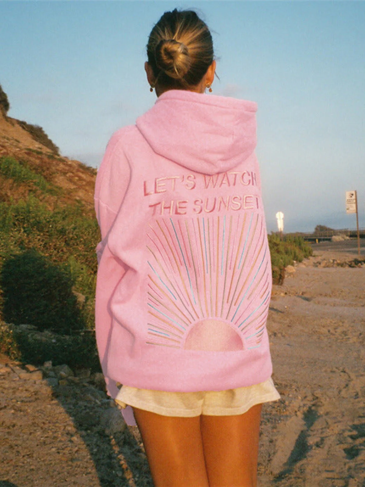 Oversized Hoodie mit Sunset-Print – Lässig, Cozy & Sommer-ready - Image 3