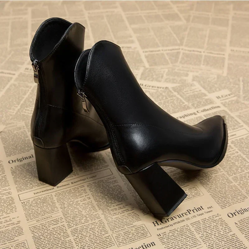 Paula – Elegante spitz zulaufende Damen Stiefeletten mit Absatz - Image 7