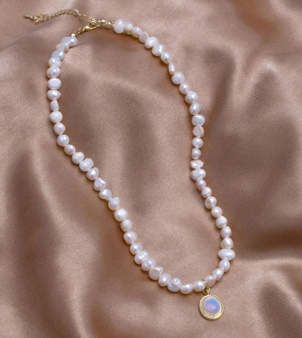 Perlenkette mit Mondstein in Gold - Image 4