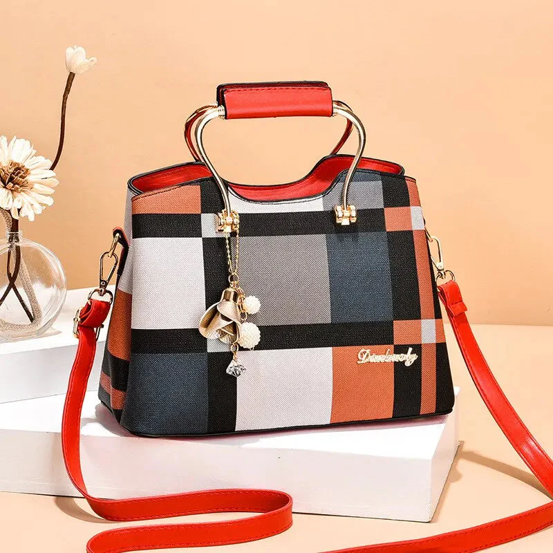 Praktische Damen-Schultertasche mit verstellbaren Trägern aus hochwertigem Kunstmaterial - Image 2