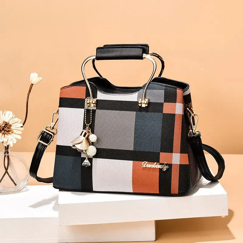 Praktische Damen-Schultertasche mit verstellbaren Trägern aus hochwertigem Kunstmaterial - Image 5