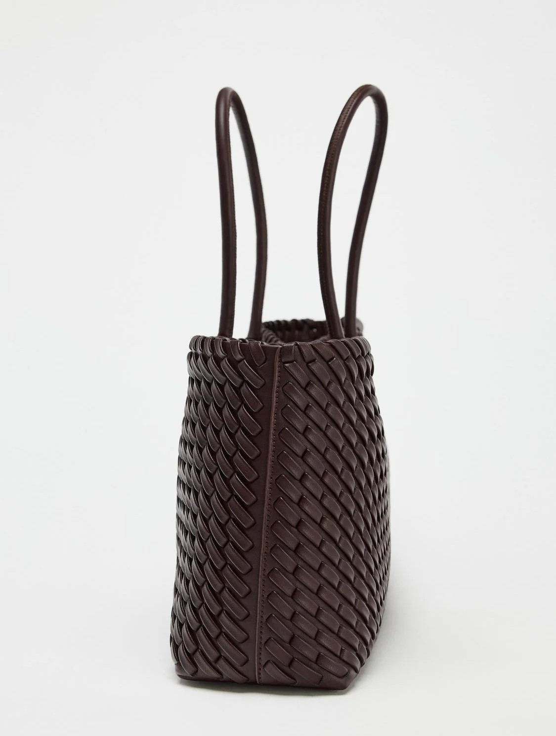 REGALIA - Image 4