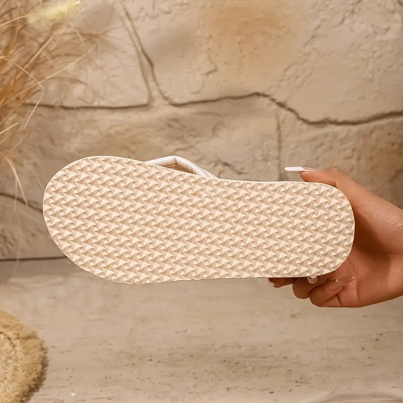 Rieda – Strukturierte Plateau-Flip-Flops mit gepolsterten Riemen - Image 6