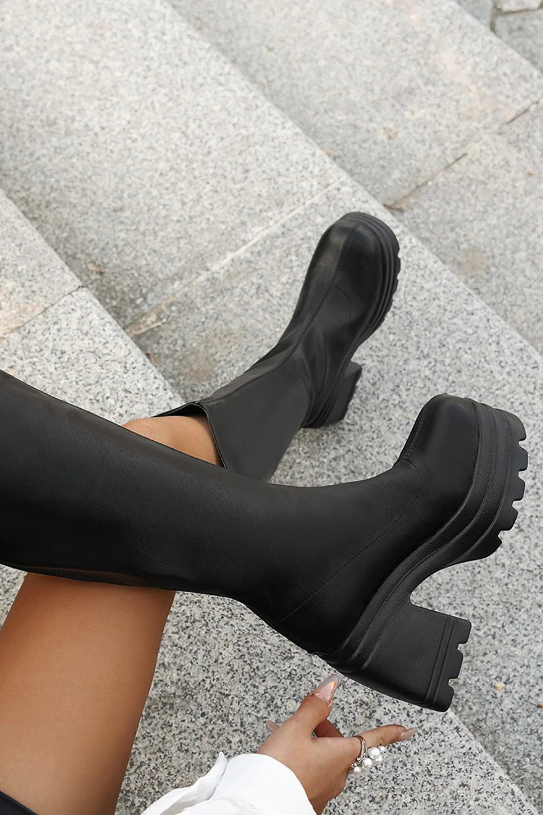 Robine | Schwarze kniehohe Plateau-Stiefel – Stilvoll & Bequem - Image 3