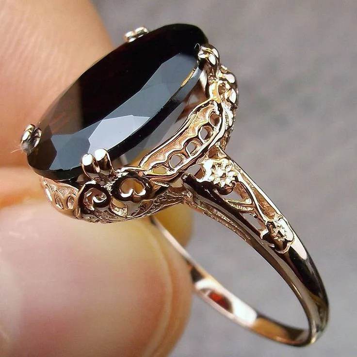 Romantisches geschnitztes Muster Design Vielseitiger Ring