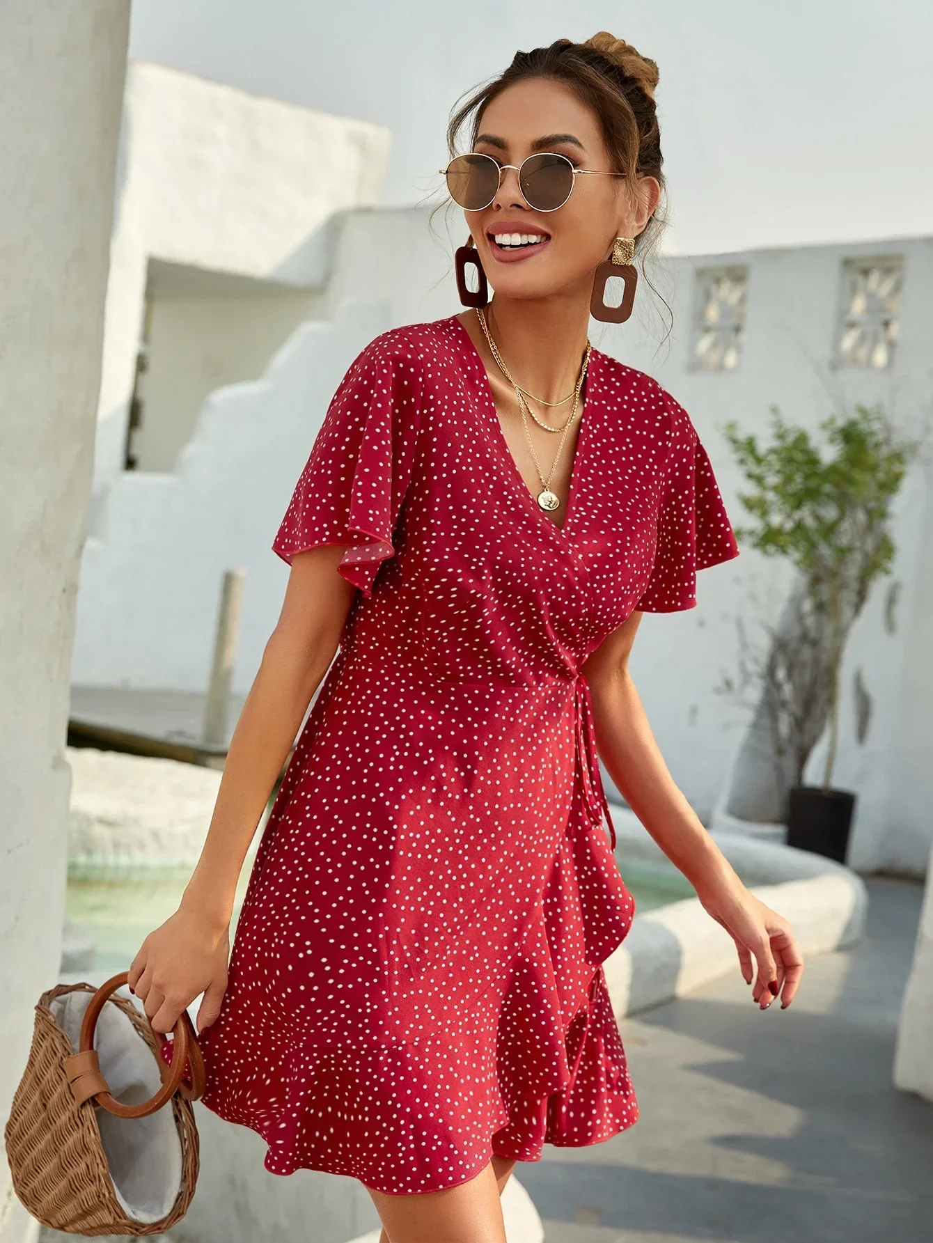 Rotes Wickelkleid mit Punkten – Sommerliches Kurzkleid mit Volants - Image 4