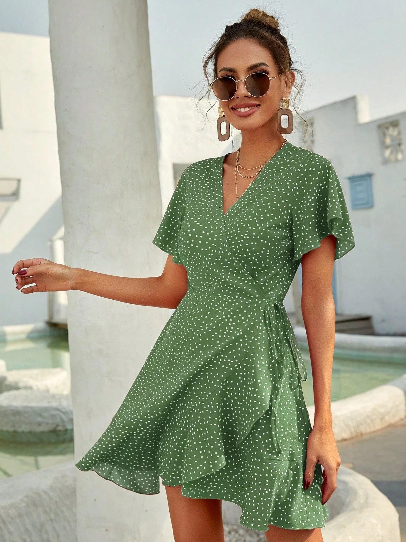 Rotes Wickelkleid mit Punkten – Sommerliches Kurzkleid mit Volants - Image 7
