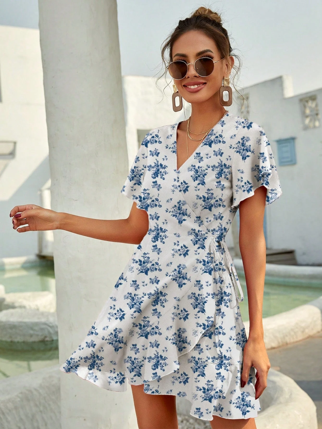 Rotes Wickelkleid mit Punkten – Sommerliches Kurzkleid mit Volants - Image 8